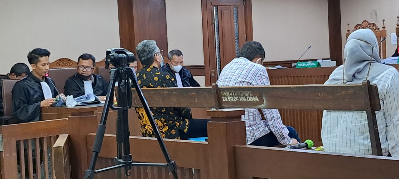IMG-20221026-WA0092 Bupati Kolaka Timur Dituntut 4 Tahun Penjara 1
