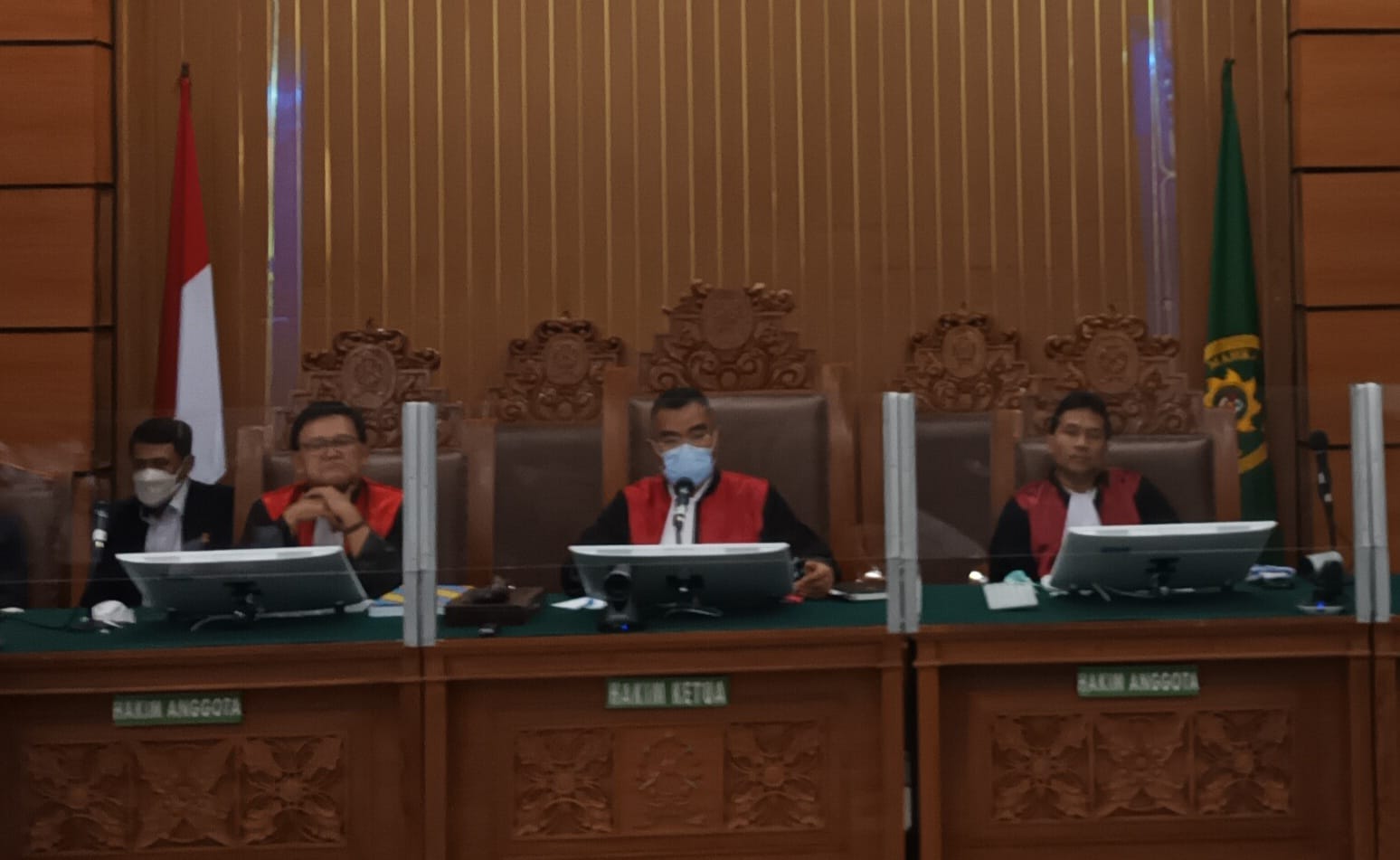 IMG-20221108-WA0044 Hakim Jawab Keberatan Kuasa Hukum Ferdy Sambo Soal Siaran Langsung 1