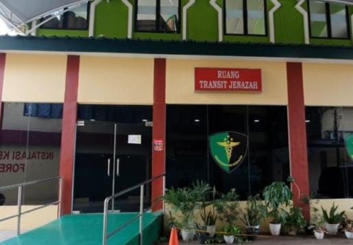 Tim Forensik Periksa Jenazah Satu Keluarga yang Tewas di Kalideres 1