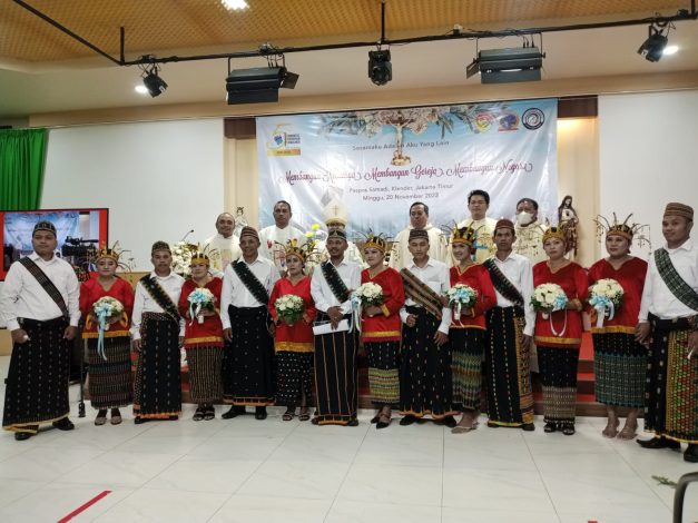 Tujuh Pasutri Katolik Diaspora NTT Dinikahkan Secara Massal di Jakarta 10