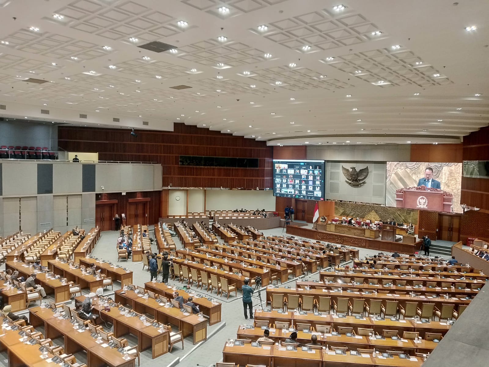 DPR RI Sahkan RUU Ekstradisi Buronan Antara RI dan Singapura Menjadi UU 1