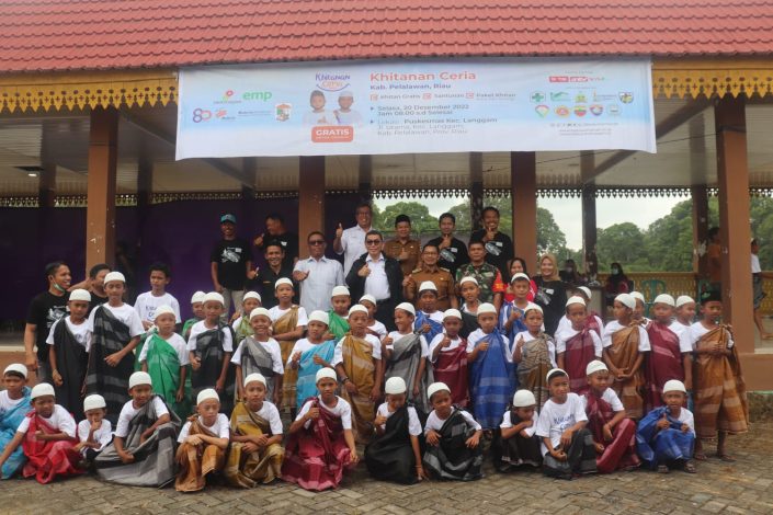 Peringati HKN, Bakrie Amanah dan PT Energi Mega Khitanan 200 Anak 9