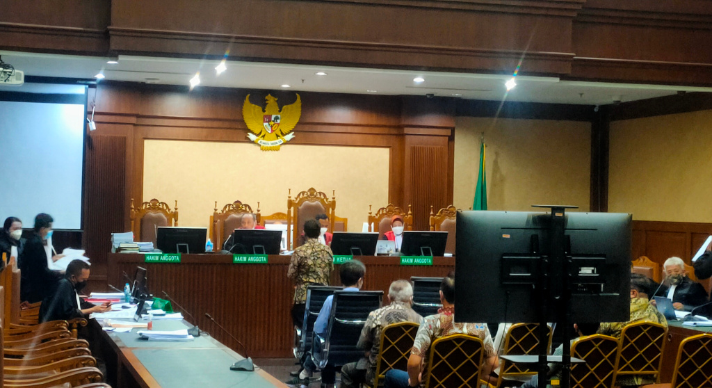IMG-20230116-WA0077 Saksi:Tahan Banurea Tidak Punya Kapasitas Tandatangan Surat Penjelasan Impor Baja 1