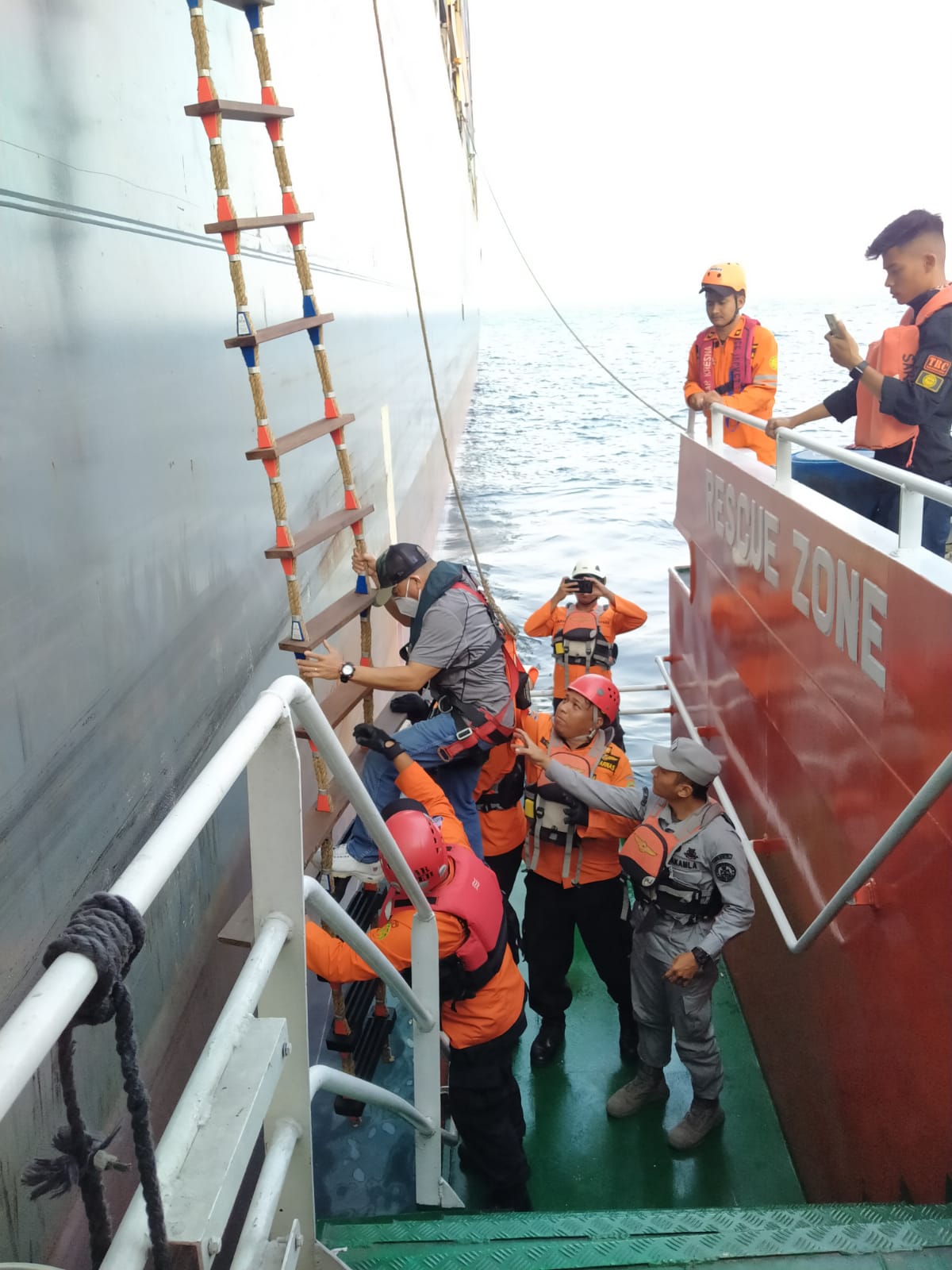 Alami Kecelakaan, Stasiun Bakamla Aceh Evakuasi WNA Dari Kapal Berbendera Portugal 1
