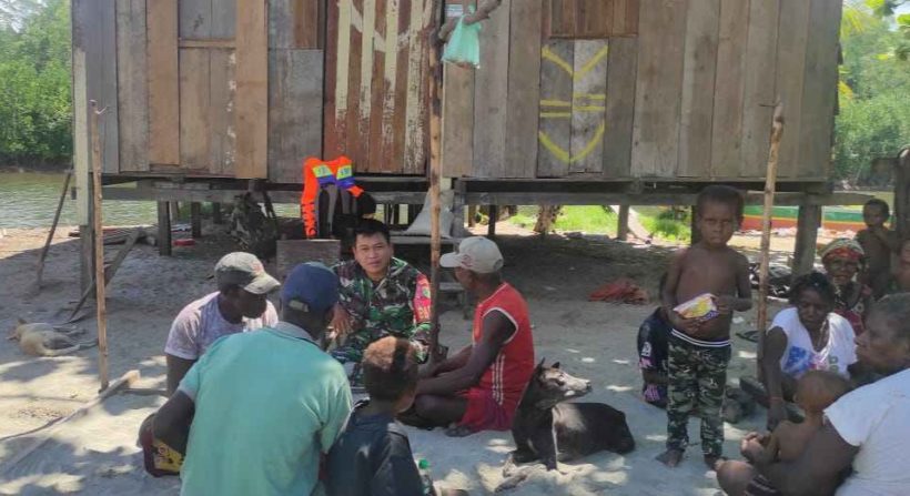 Babinsa Jalin Komunikasi dengan Masyarakat 10