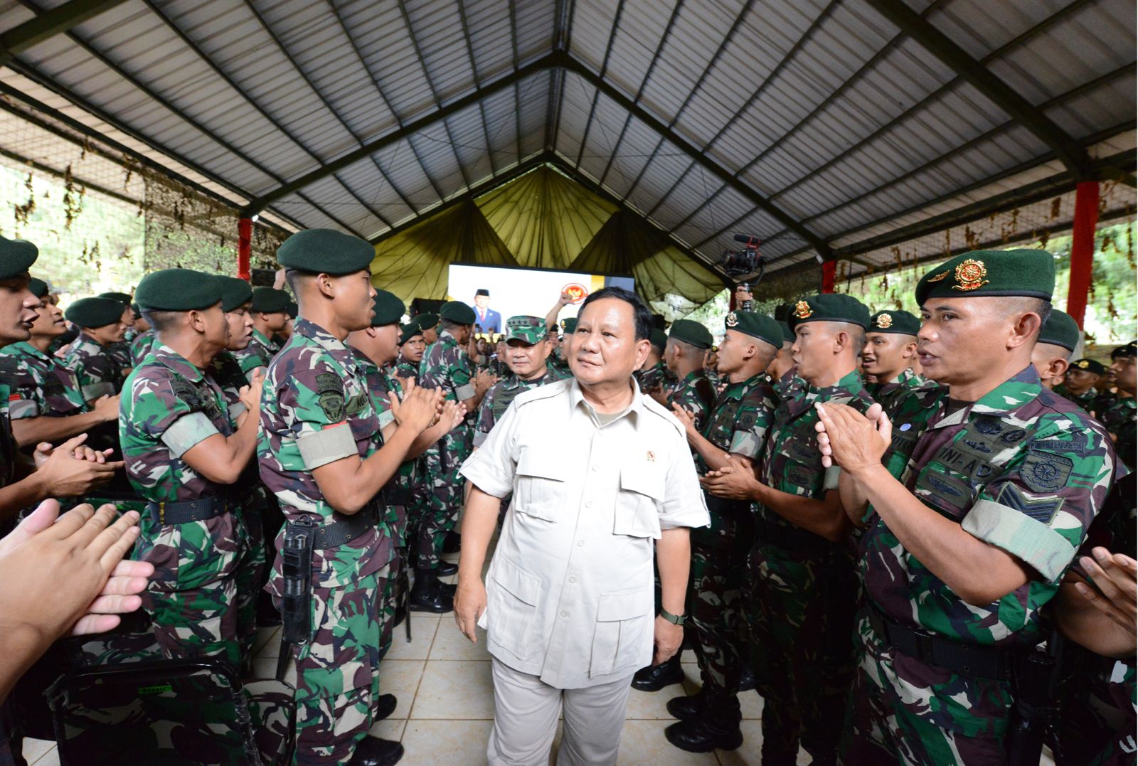 IMG-20230511-WA0017 Kepada Personel Satgas Yonif PR 330/TD, Menhan Prabowo Berpesan Soal Keberanian dan Kewaspadaan 1