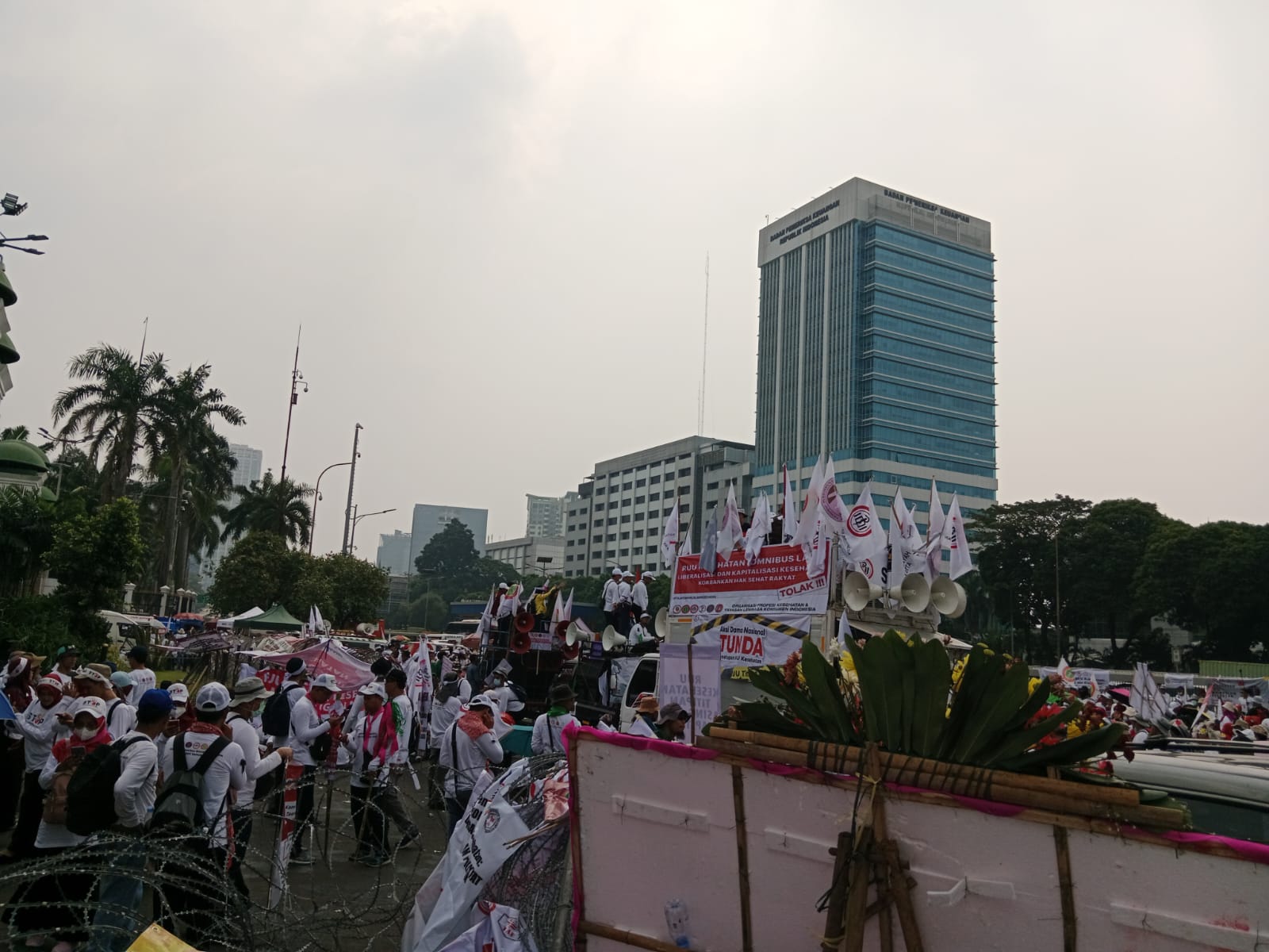 IMG-20230605-WA0037 Demonstran Diterima Fraksi Demokrat, Ajak Tolak RUU Kesehatan 1