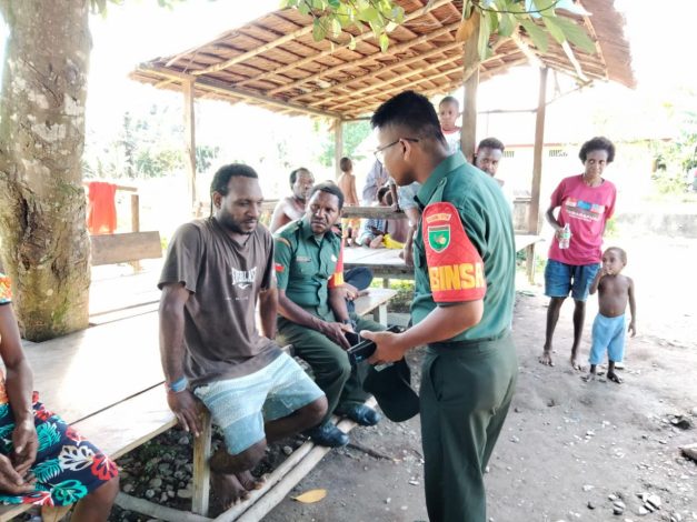 Babinsa Koramil Data Warga Penderita Katarak dan Bibir Sumbing 11