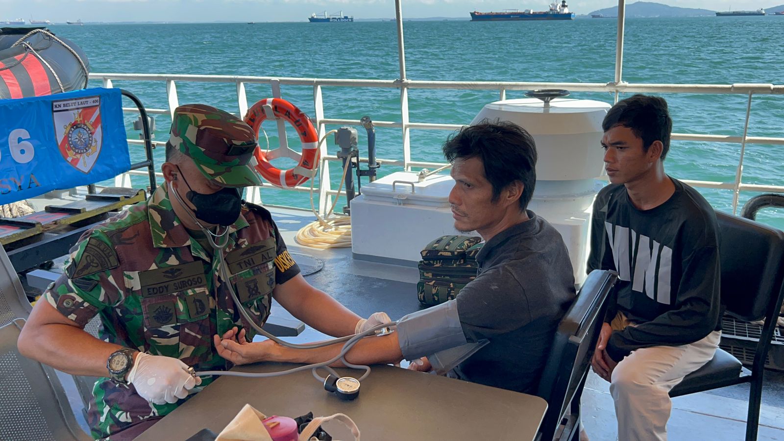 IMG-20230613-WA0027 Bakamla RI Jemput Dua Nelayan Indonesia yang Terdampar di Malaysia 1