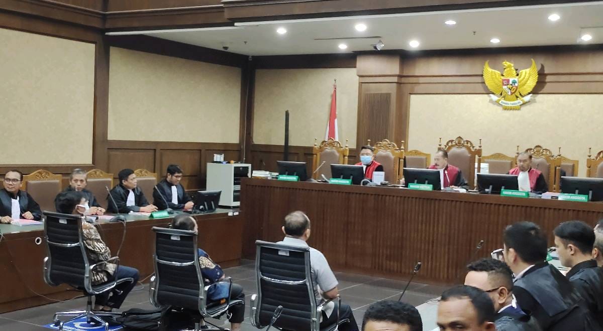 Dibungkus Kardus, Johnny G Plate Diduga Terima Suap Rp4 Miliar 1