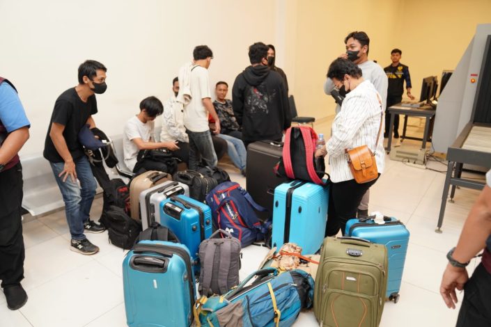 IMG-20230629-WA0009 TNI AU Berhasil Emban Misi Kemanusiaan dengan Membawa 14 WNI dari Myanmar 13