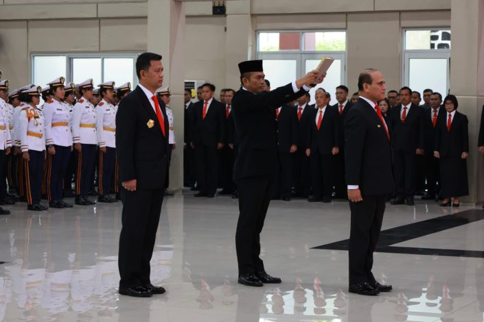 Mayjen TNI Jonni Mahroza Dilantik Sebagai Rektor Unhan RI 9