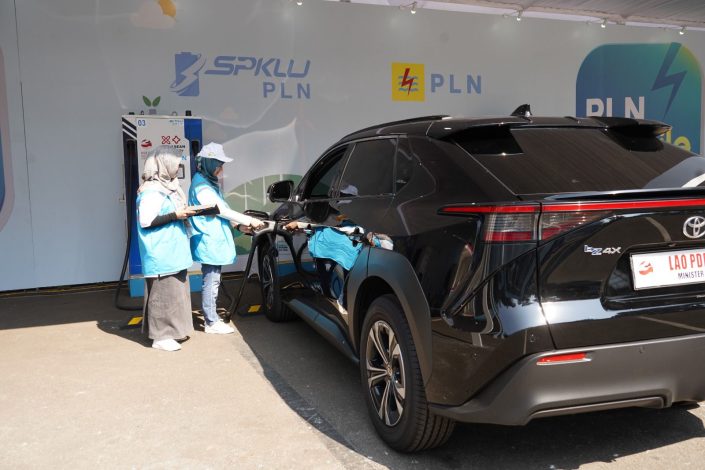 IMG-20230906-WA0032 Driver Delegasi KTT ASEAN Sebut Pengisian di SPKLU PLN Cepat dan Nyaman 9