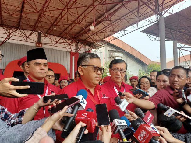 Ganjar dan Oso Temui Orang Spesial di Surabaya 11