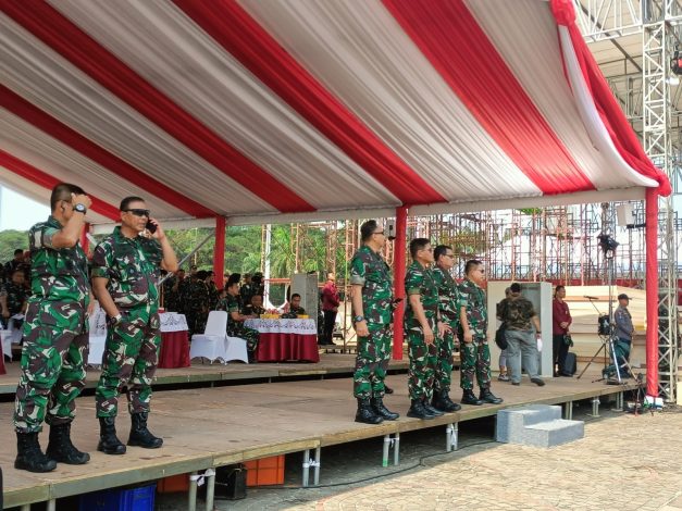 IMG-20231003-WA0029 Panglima TNI Laksamana Yudo Margono Bersama Kepala Staf Tinjau Gladi Bersih HUT TNI Ke 78 11