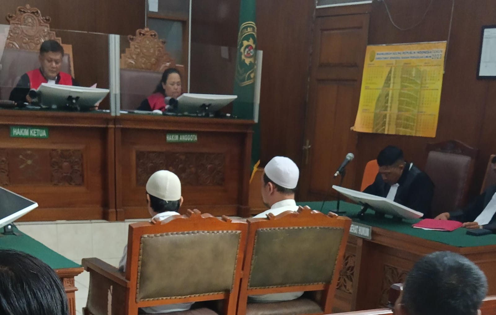 Barter Narkoba dengan Senpi, Divonis 5 dan 2 Tahun 1