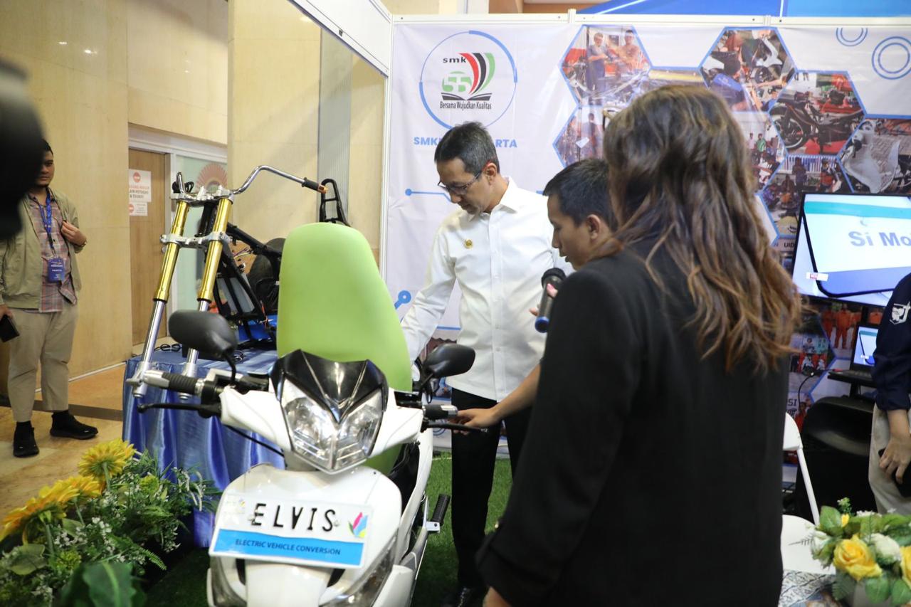 Pj Gubernur DKI Apresiasi Motor Konversi SMKN 55 Jakarta Kolaborasi dengan PLN 1