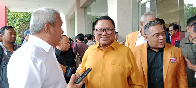 Presiden Jokowi Tak Hadir Deklarasi Mahfud, Ketum Hanura: Dia Belum Pulang 8