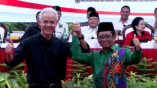 IMG-20231018-WA0057 Jadi Cawapres, Mahfud MD: Ganjar Berani Perbaiki yang Bengkok-Bengkok 13