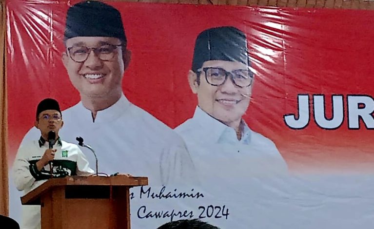 IMG-20231018-WA0087 Politisi PKB Sebut Perseteruan Jokowi dan Megawati Bisa Berimbas pada Persoalan Negara 10