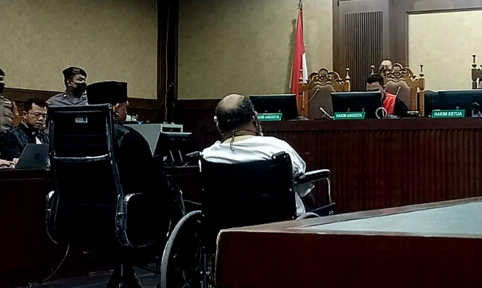 Lukas Enembe Divonis 8 Tahun Penjara 10