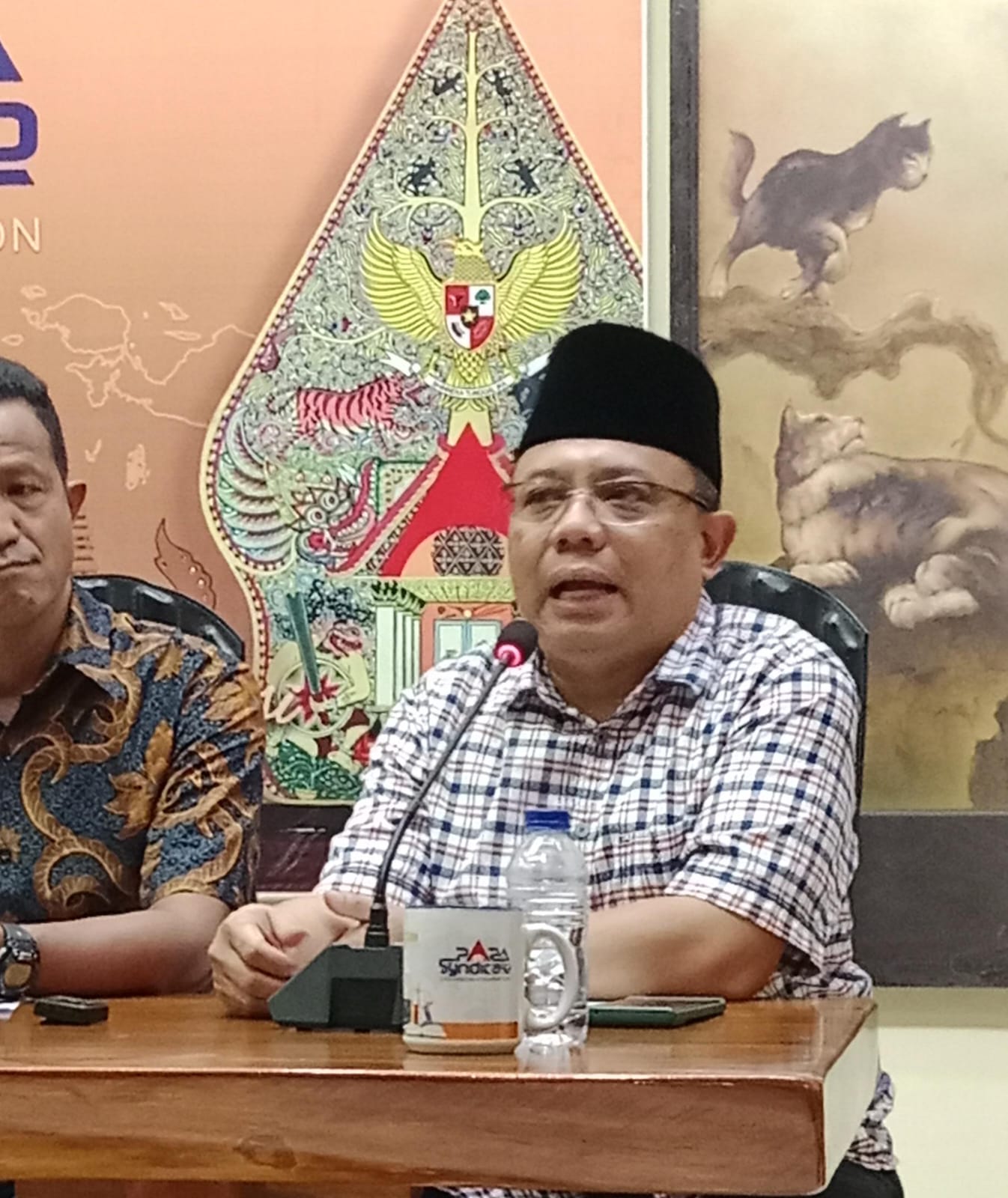 Presiden Jokowi Disebut Lebih Dekat dengan Prabowo Subianto 1