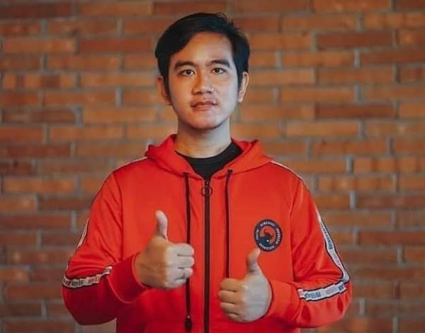 IMG-20231022-WA0025 Jadi Cawapres Prabowo, PDIP Segera Pecat Gibran 8