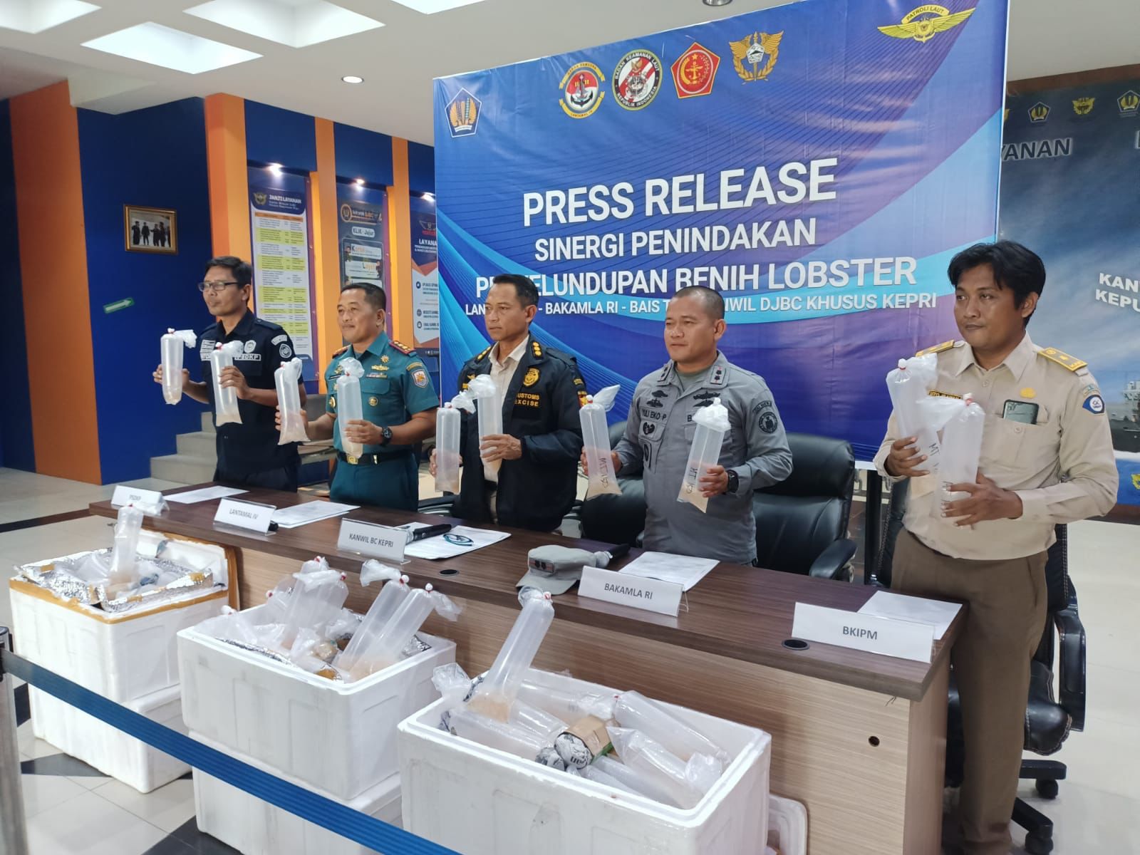 Bakamla Gagalkan Penyelundupan Benih Lobster ke Malaysia Senilai Rp19 Miliar 1