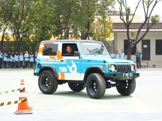 PLN UID Jakarta Raya Luncurkan Elvis, Mobil Konversi Karya Siswa SMK 3