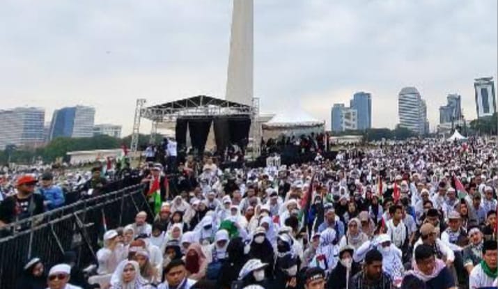 Jutaan Orang Ikuti Aksi Bela Palestina di Monas 4