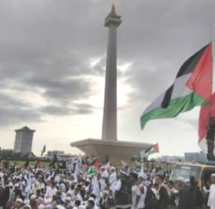 Jutaan Orang Ikuti Aksi Bela Palestina di Monas 1