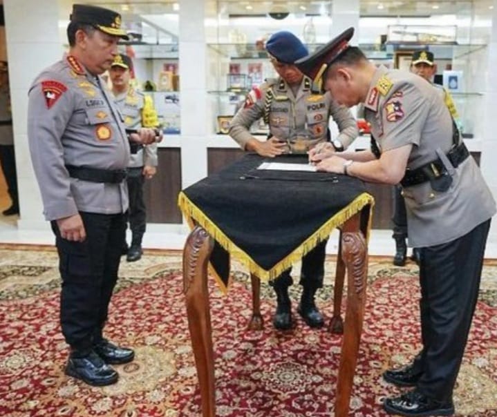 Pensiun, Kakorlantas Serahkan Jabatan Ke Kapolri 1