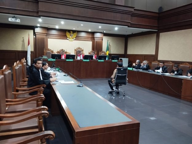Hasbi Hasan Didakwa Suap Rp11,2 Miliar 9