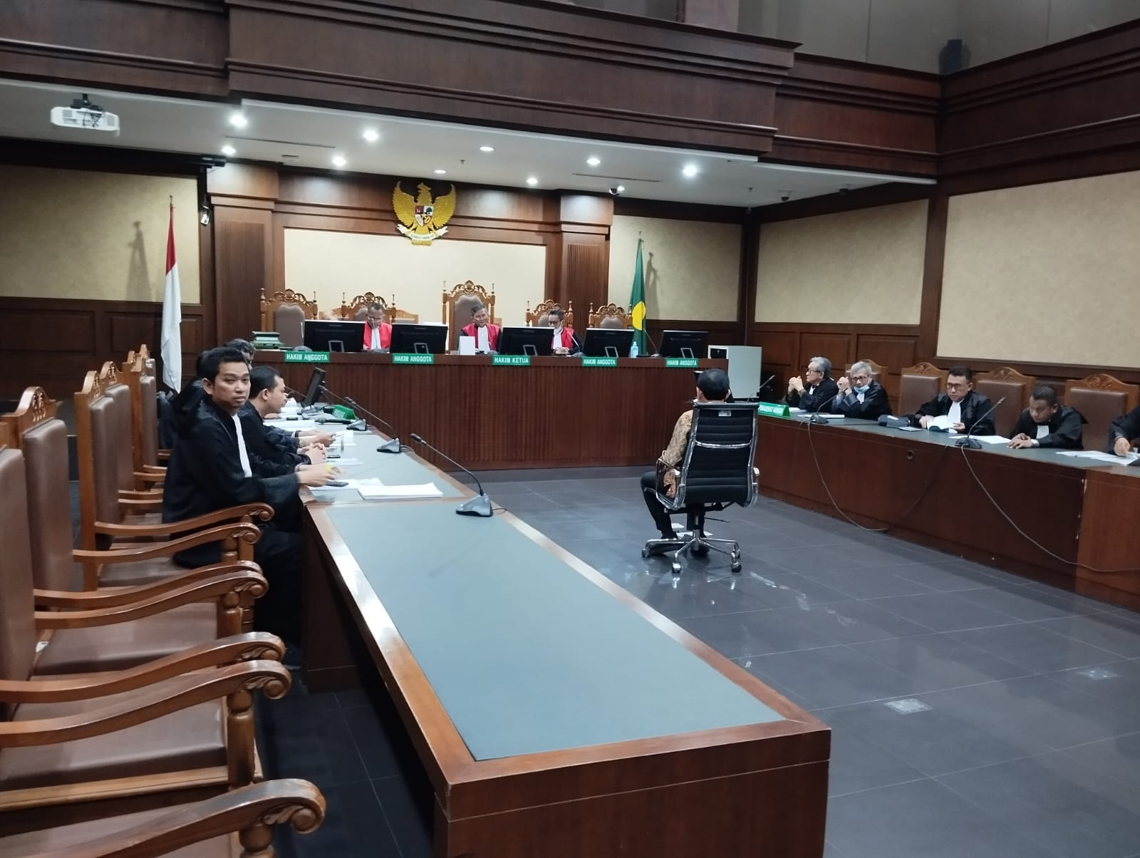 Hasbi Hasan Didakwa Suap Rp11,2 Miliar 1