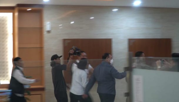 Aktivis Anti Korupsi Desak Firli Bahuri Ditahan 10
