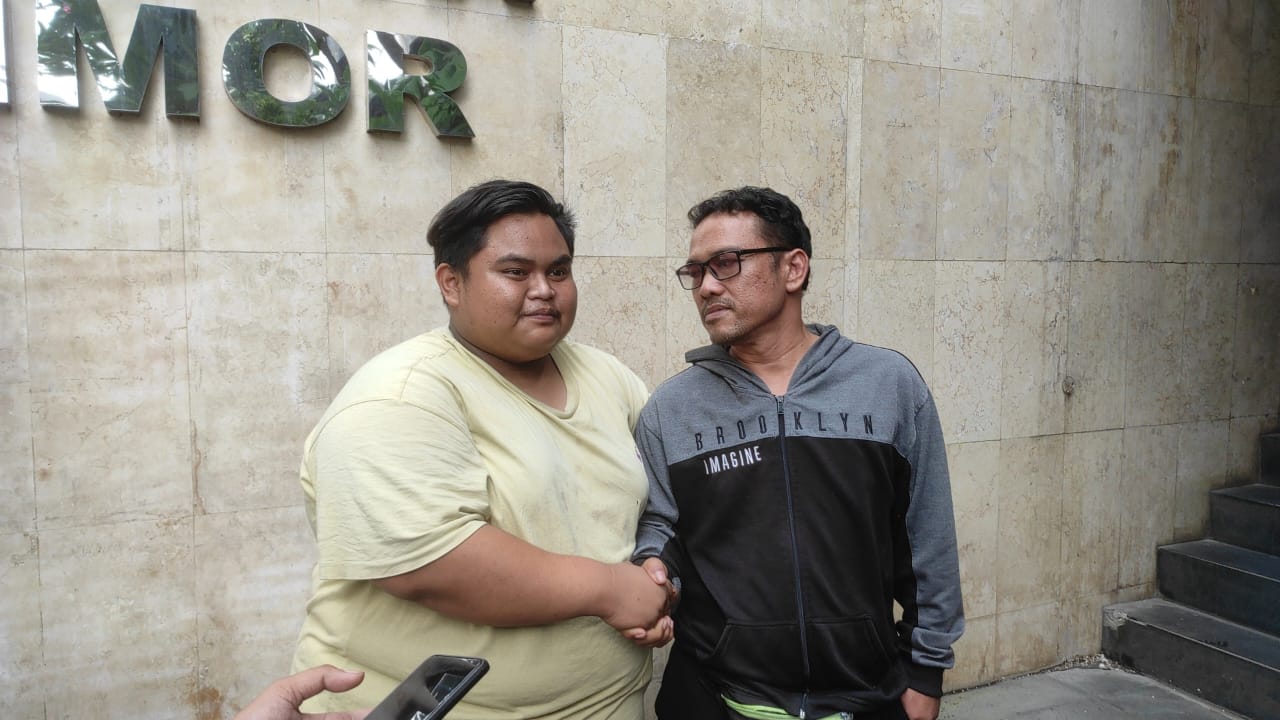 Kasus Pria yang Viral Rusak Spion dan Wiper Taksi di Jalan Gatot Subroto Berakhir Damai 1