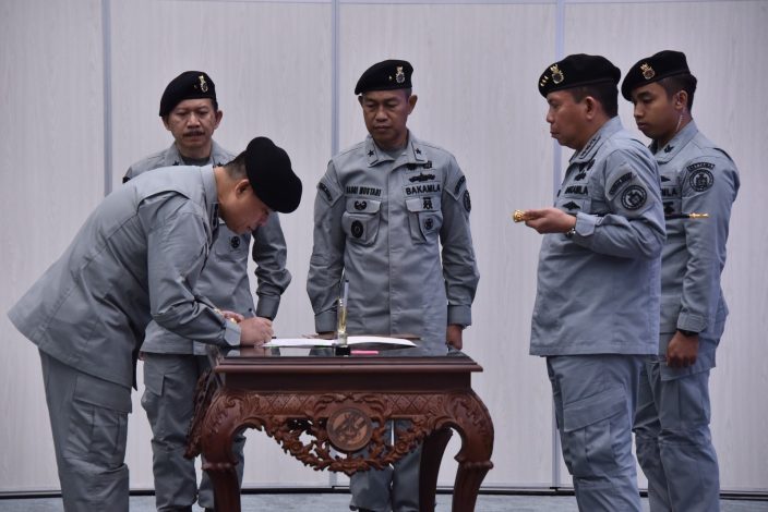 Kepala Zona Bakamla Barat Diserahterimakan 1 Kepala Zona Bakamla Barat Diserahterimakan 2