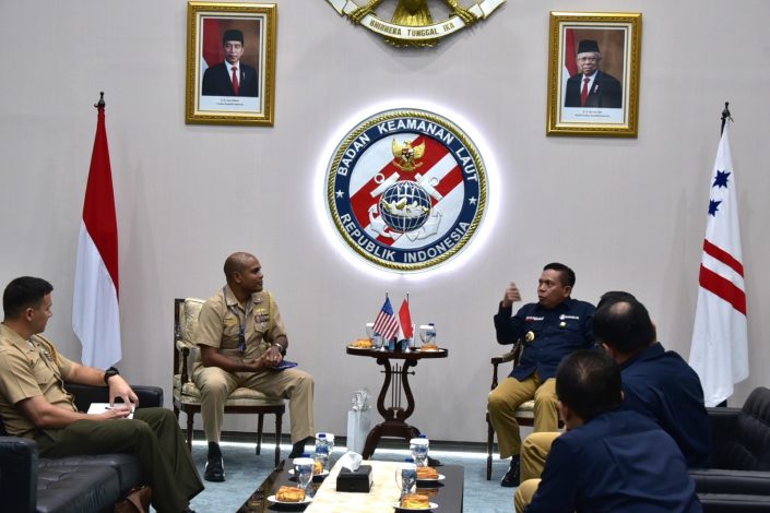 Bahas Kerja Sama Bilateral, Kepala Bakamla RI Terima Kunjungan U.S. Naval Attache 9
