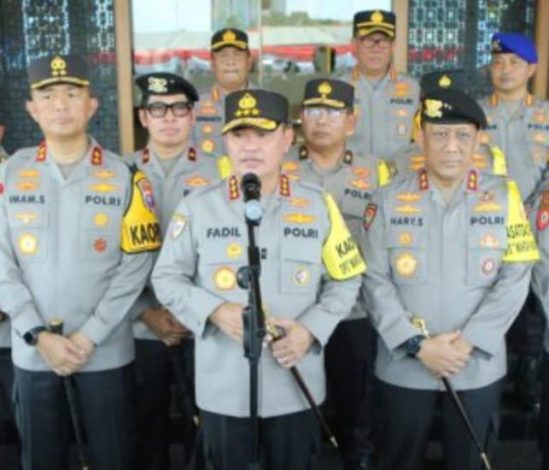 Kabaharkam Polri Apel Kesiapan Pengamanan Pemilu di Polda Jatim 27