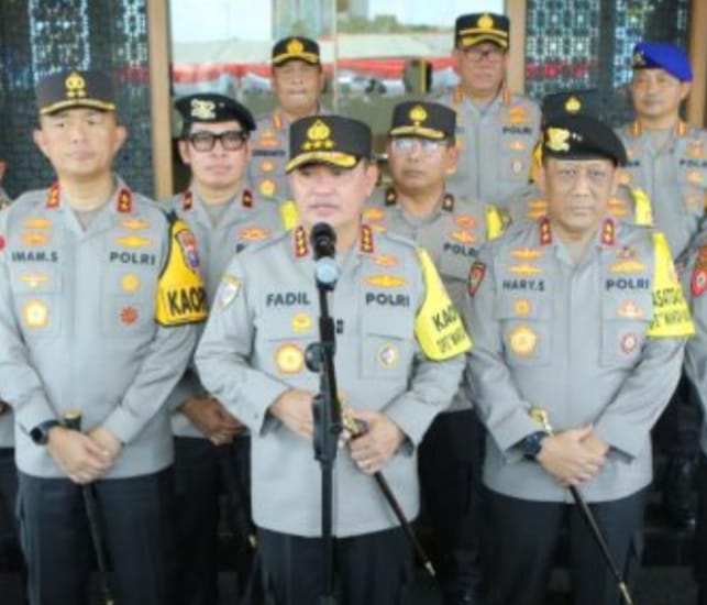Kabaharkam Polri Apel Kesiapan Pengamanan Pemilu di Polda Jatim 1