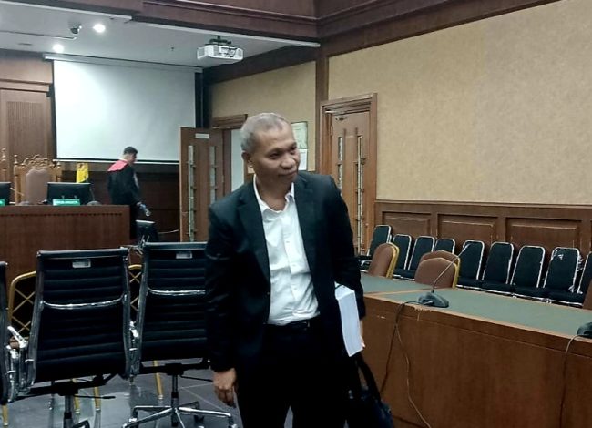 Mantan Pengacara Lukas Enembe Divonis 4,5 Tahun Penjara 13