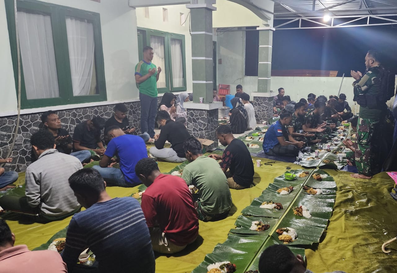 Pererat Kebersamaan, Satgas TMMD Kodim Yahukimo Makan Malam Bersama 1