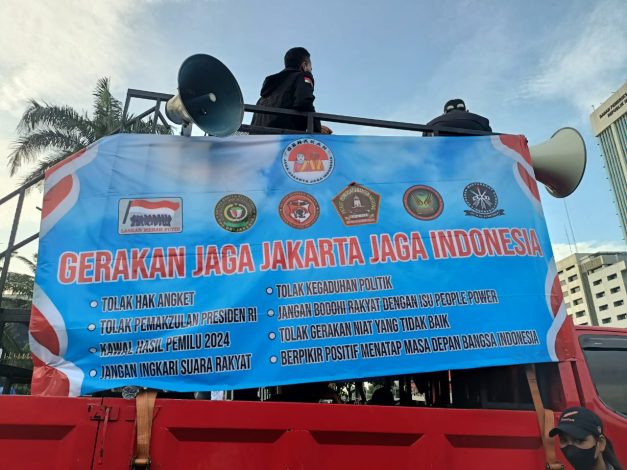 Demonstran Geruduk Gedung DPR, Tuntutan Pemakzulan dan Hak Angket 2
