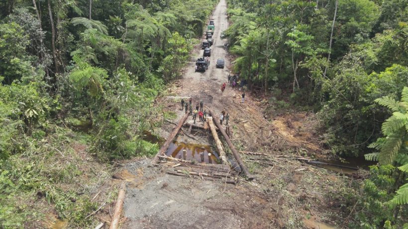 Dandim dan Forkopimda Dampingi Tim Wasev TMMD Ke-119 Tinjau Lokasi di Kabupaten Yahukimo 1 Dandim dan Forkopimda Dampingi Tim Wasev TMMD Ke-119 Tinjau Lokasi di Kabupaten Yahukimo 2