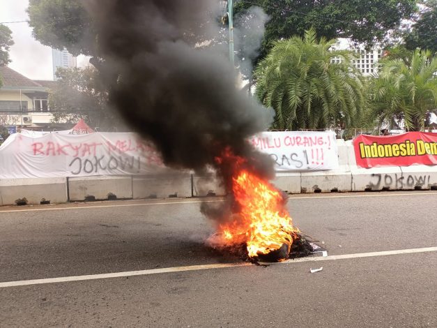 Koordinator Aksi Sebut Kecurangan Pemilu Dimulai dari Jokowi 1 Koordinator Aksi Sebut Kecurangan Pemilu Dimulai dari Jokowi 2