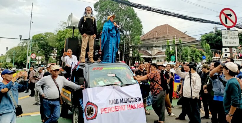 Pendemo Tak Akui Hasil Pemilu 2024 1 Pendemo Tak Akui Hasil Pemilu 2024 2