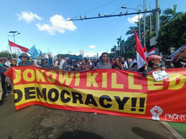 Massa Desak Gulirkan Hak Angket dan Makzulkan Presiden Jokowi 12