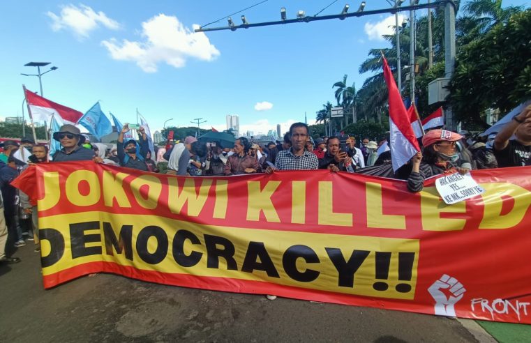 Massa Desak Gulirkan Hak Angket dan Makzulkan Presiden Jokowi