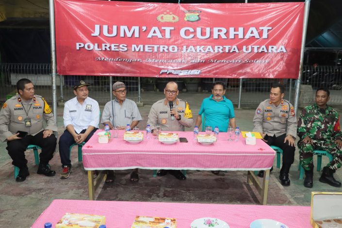 Jumat Curhat di Semper Barat, Pecinta Burung Minta Patroli Malam Ditingkatkan 1 Jumat Curhat di Semper Barat, Pecinta Burung Minta Patroli Malam Ditingkatkan 2