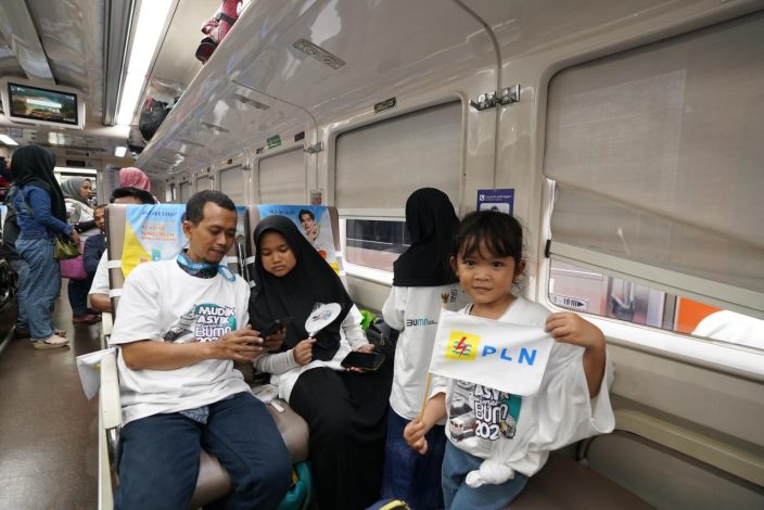 PLN Berangkatkan 1.000 Pemudik Kereta Api 2